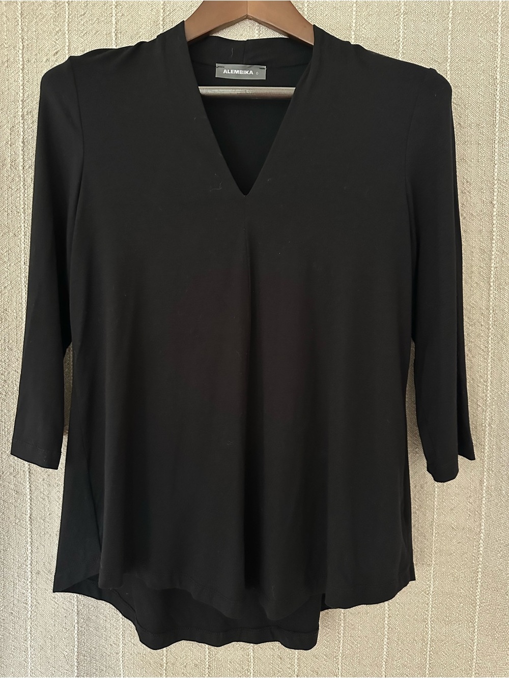 Like New Alembika Essential Tee size small